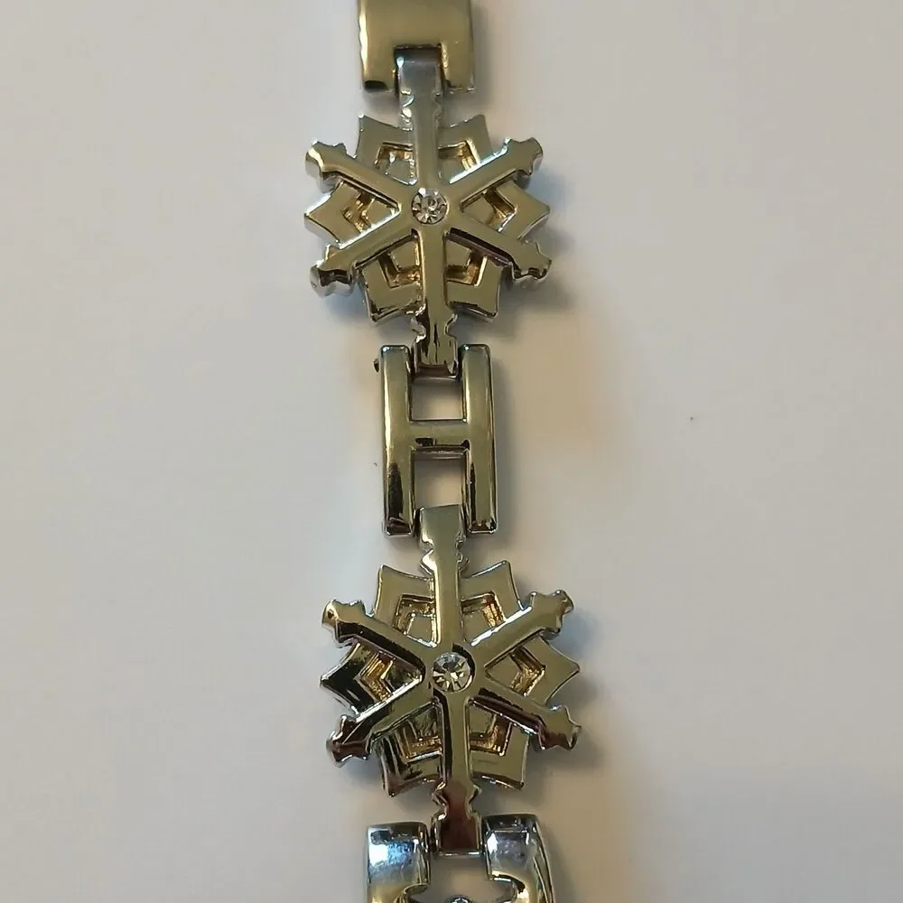 Kim Rogers Women's Silver Tone Winter Snowflake Quartz Movt Watch 11817 - Picture 9 of 13